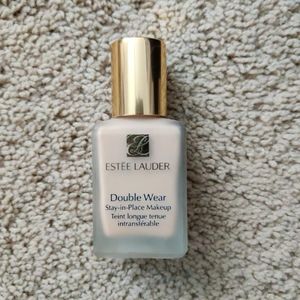 Estée Lauder Double Wear Foundation